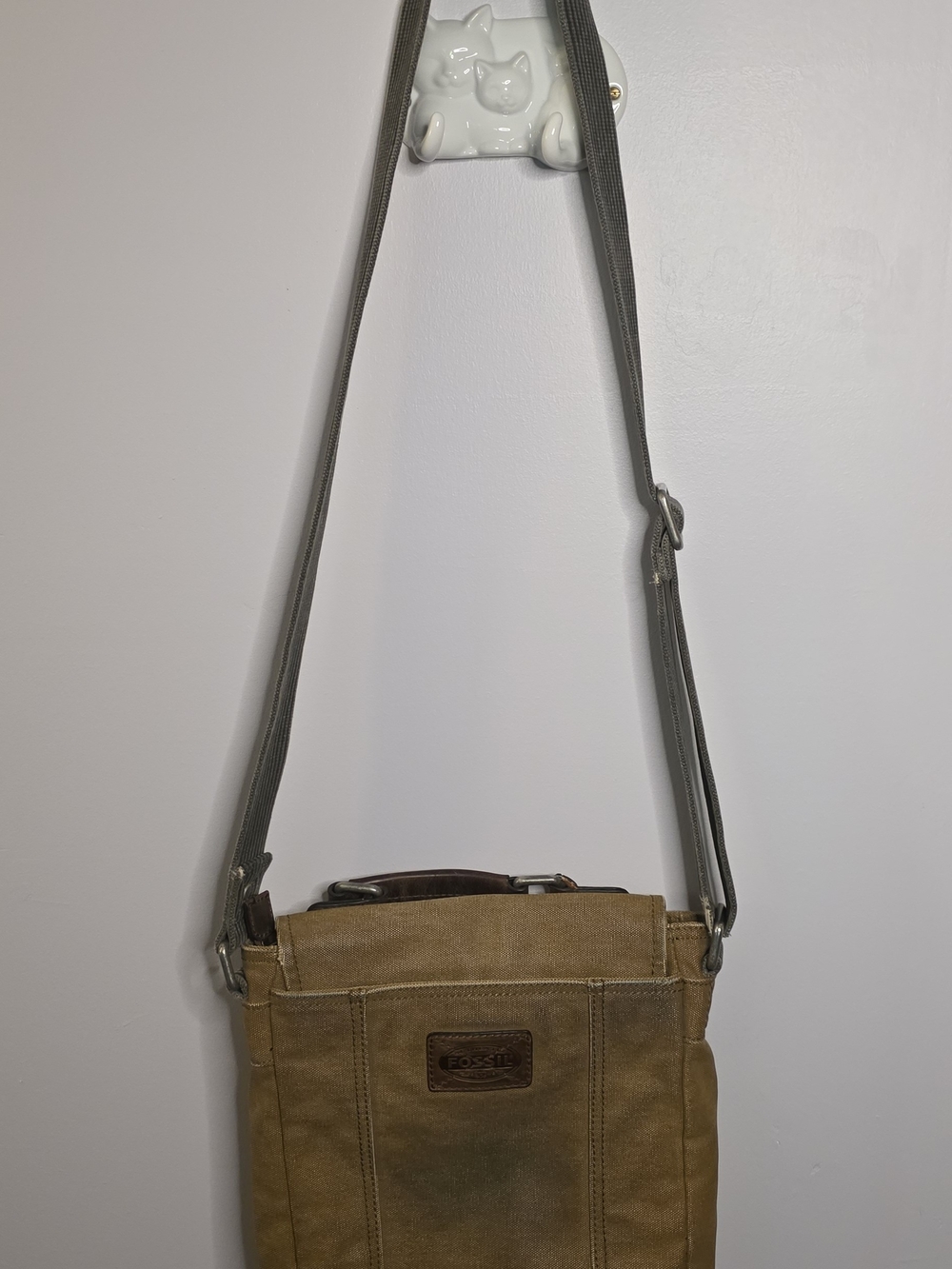 VNTG Fossil Tan Canvas Messenger Bag with Brown Leather Accents - Picture 5 of 12